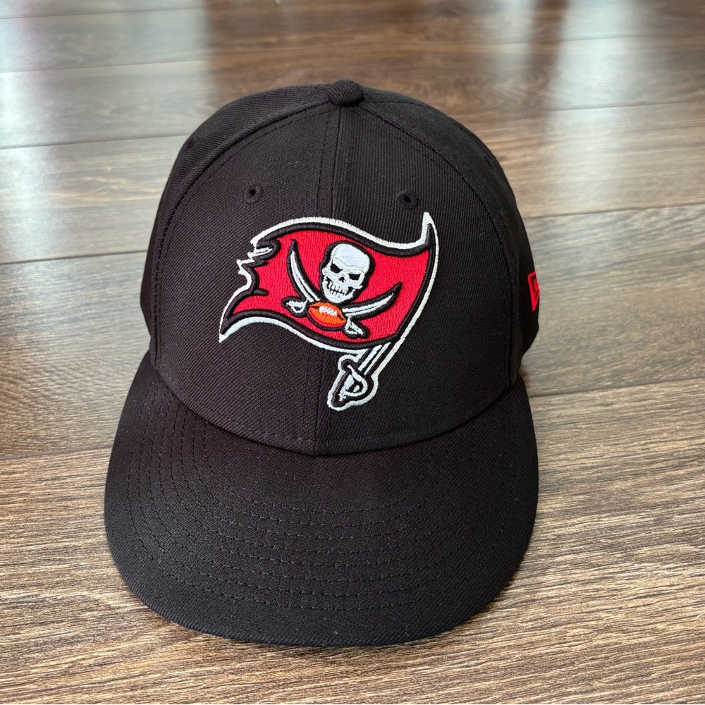 NFL Tampa Bay Buccaneers hat 7 1/4
